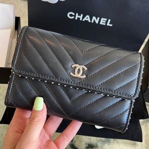 Chanel medium flap wallet